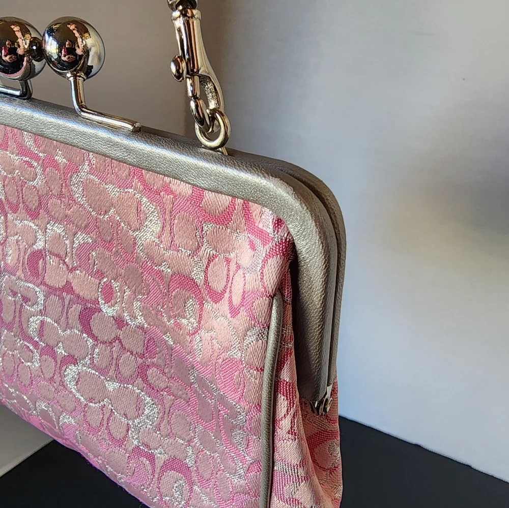 Coach Rare Vintage Pink Optic Signature Lurex Framef Kisslock Bag 2004, 8948 - Picture 9 of 14